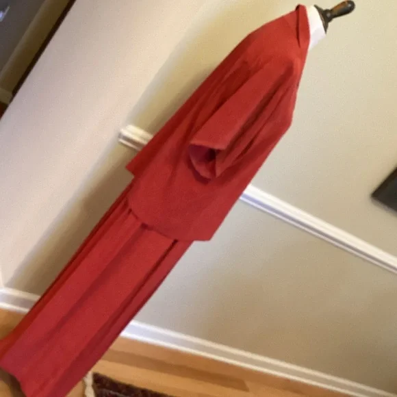 Ellen Tracy Chic Red Silk Pantsuit - Picture 6 of 16